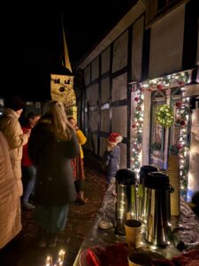 Lebendiger Adventskalender Tür 9 2025